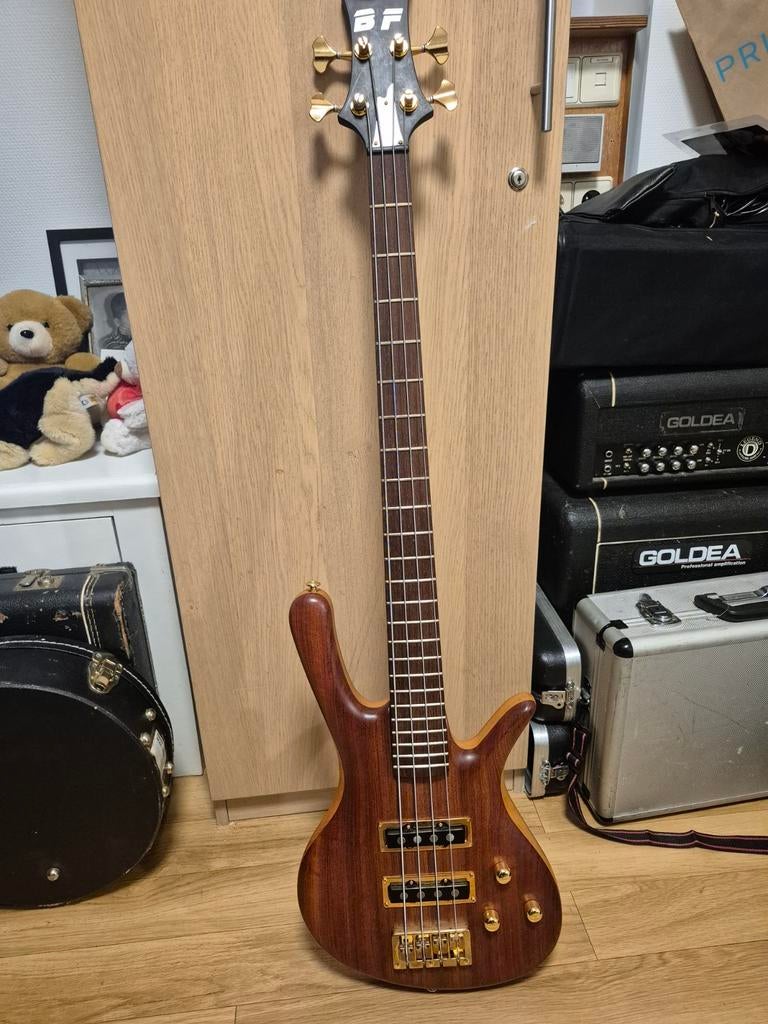 B&F Custom Basgitaar met Haussel Pickups, Ophalen of Verzenden, Zo goed als nieuw
