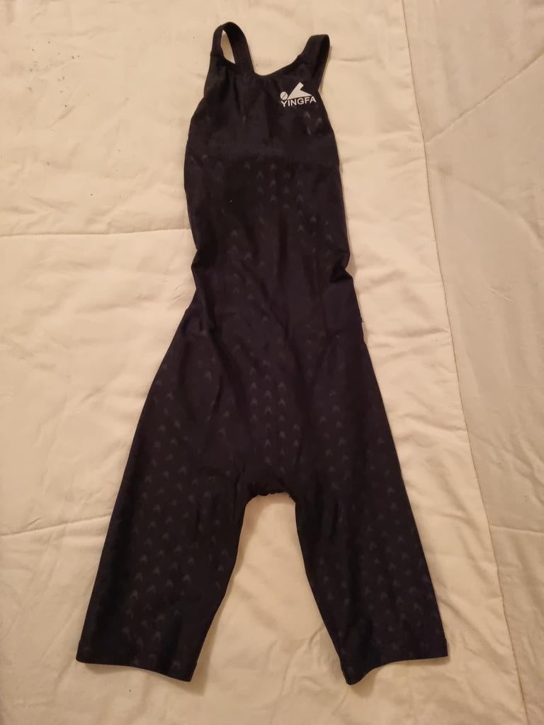 3x Zwart Yingfa badpak, Kinderen en Baby's, Kinderkleding | Kinder-zwemkleding, Gebruikt, Badpak, Ophalen of Verzenden, Maat 134