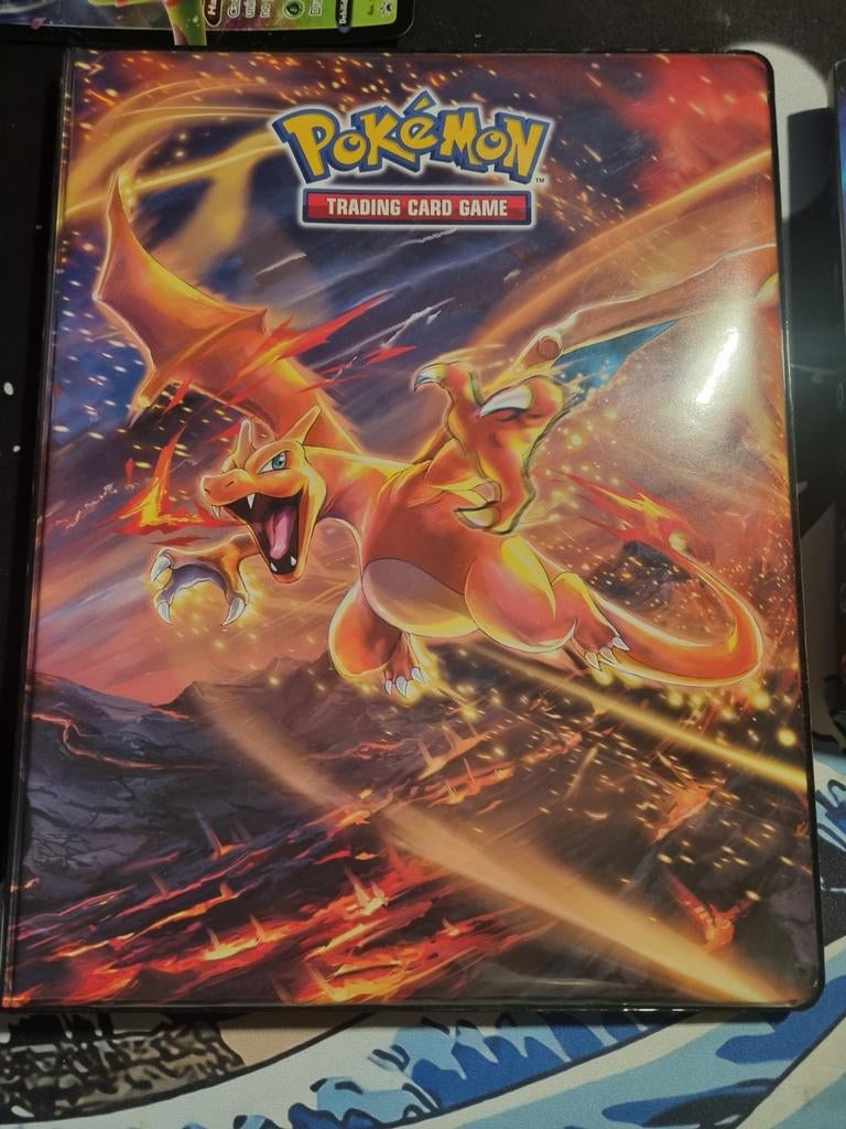 Pokemon Charizard Binder met verschillende zeldzame kaarten, Ophalen of Verzenden