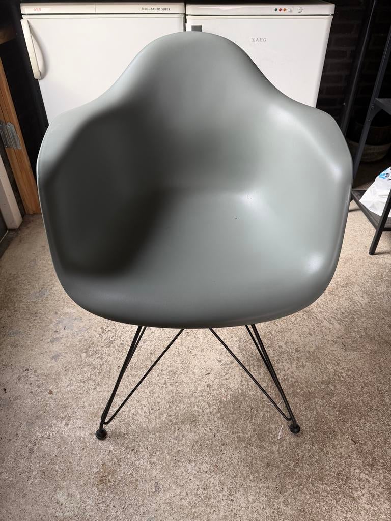 Vitra Eames DAR stoelen 3x met stalen frame, Ophalen, Gebruikt, Overige kleuren, Drie