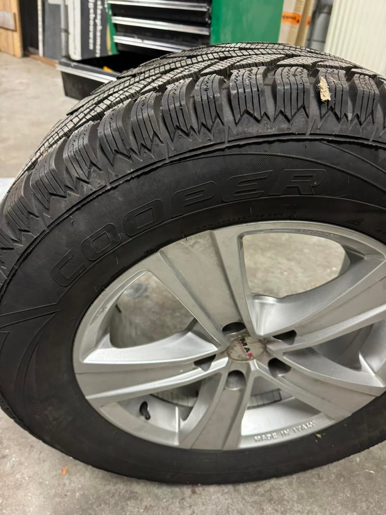 1 velg + winterband jeep grand cherokee, Ophalen, 18 inch, 265 mm, Banden en Velgen
