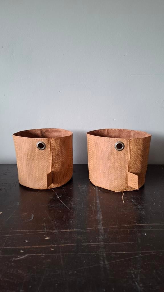 Twee plantenbakjes van Zusss., Ophalen of Verzenden, Overige materialen, Minder dan 25 cm