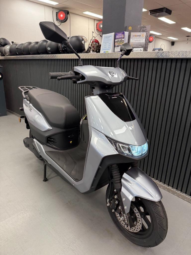 Yadea T9L Brom Zilver 45KM elektrische NIEUW, Ophalen, Maximaal 45 km/u, Elektrisch, Nieuw