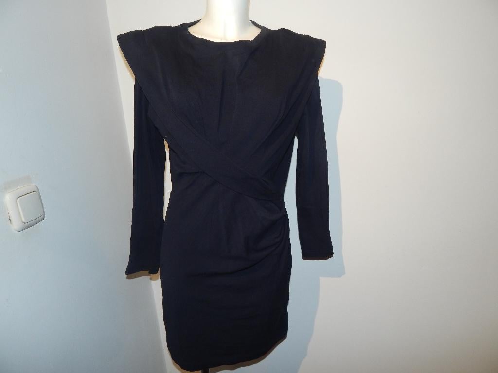 Iro trendy jurk uitstaand deel schouders zwart makkelijk L, Kleding | Dames, Jurken, Zo goed als nieuw, Maat 42/44 (L), Zwart