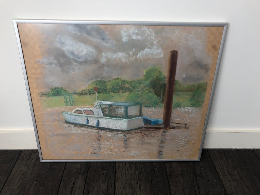 B351 Lijst met grijze rand krijttekening Ten Broeke boot, Huis en Inrichting, Woonaccessoires | Lijsten, Gebruikt, 50 tot 75 cm