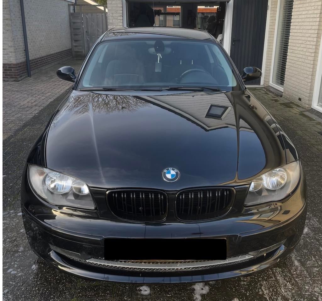 Grill BMW 1 Serie Zwart L+R (e82 - e87), Gebruikt, Voor, Ophalen of Verzenden, Bumper