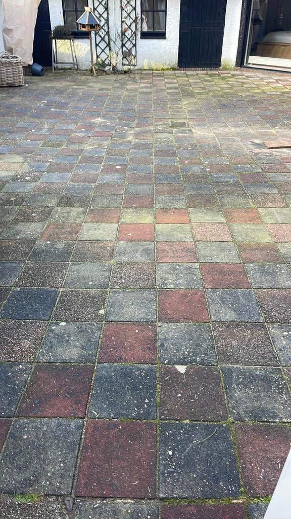 Gratis tegels rood grijs. Zelf verwijderen, Ophalen, Gebruikt, 10 m² of meer, Beton