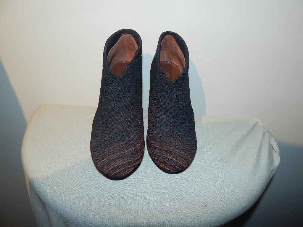 United Nude mooie aparte pumps donkere tinten apart 37, Pumps, United Nude, Overige kleuren, Ophalen of Verzenden