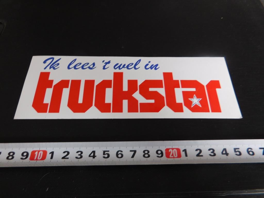 sticker Ik lees t wel ín Truckstar  XPLH9254, Verzamelen, Stickers, Zo goed als nieuw, Ophalen