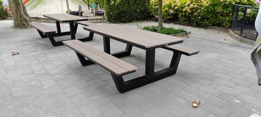 Picknicktafel met stalen frame en houtcomposiet planken, Ophalen of Verzenden, Nieuw, Rechthoekig, Overige materialen