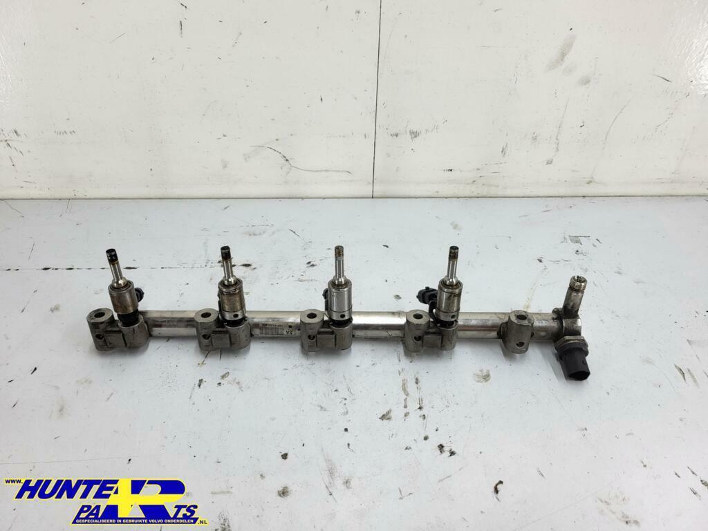 Galerij-injectie Volvo V70 III 2.0T('07-'17) AG9E-9F797-AB, Gebruikt, Ophalen of Verzenden, Volvo, Volvo