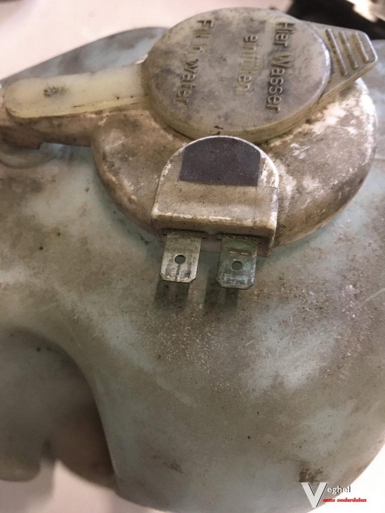 Opel Kadett E Cabrio 1990 GSI 2.0 8v Ruitensproeierreservoir, Auto-onderdelen, Gebruikt, -, -, Ophalen of Verzenden