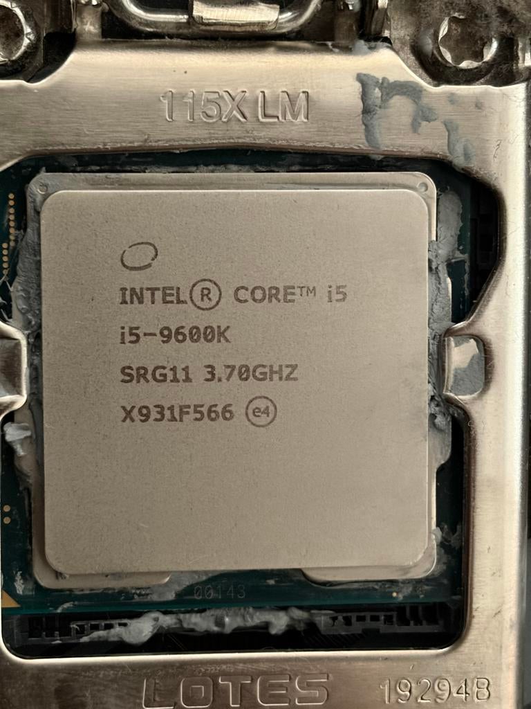 Intel Core i5-9600K Processor, Computers en Software, Processors, Gebruikt, 6-core, 4 Ghz of meer, Ophalen of Verzenden
