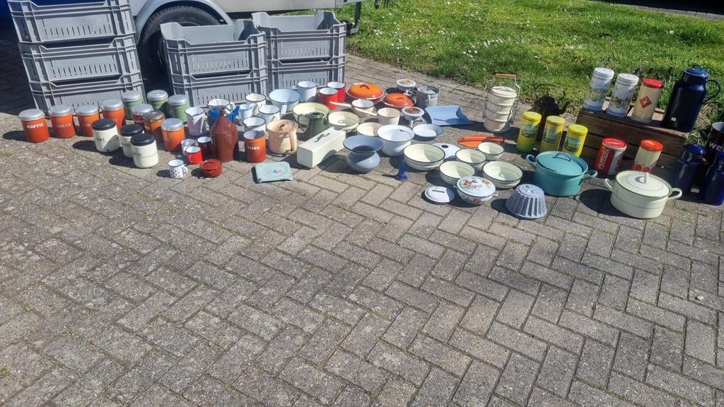 Grote verzameling emaille voor markt of decoratie, Antiek en Kunst, Antiek | Emaille, Ophalen