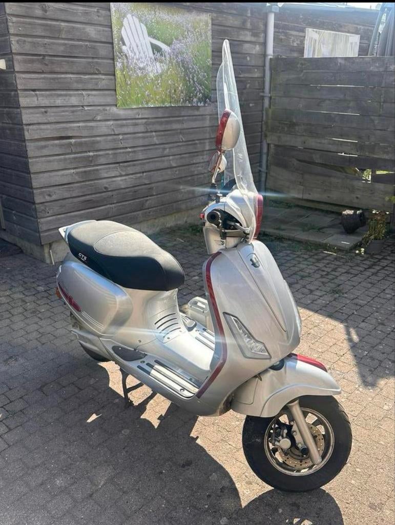 GTS Beal elektrische scooter - Zilver met rood, Ophalen, Gebruikt, Overige typen, Overige merken