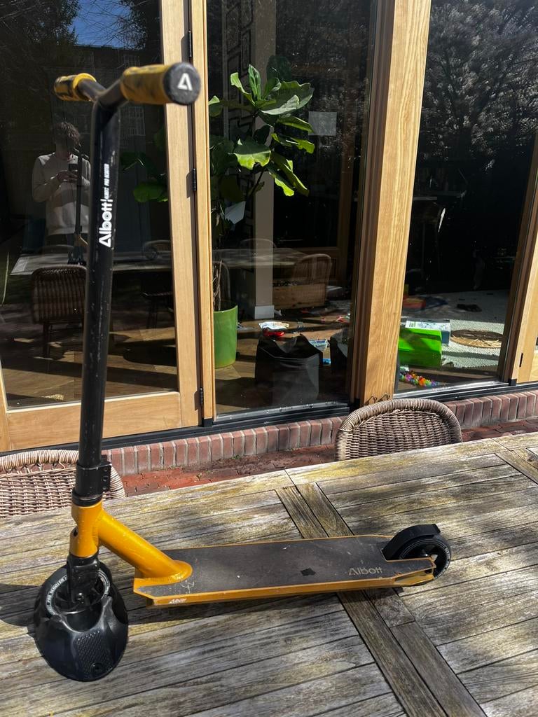 Albott Pro Scooter - inclusief standaard, Ophalen of Verzenden, Gebruikt, Gewone step