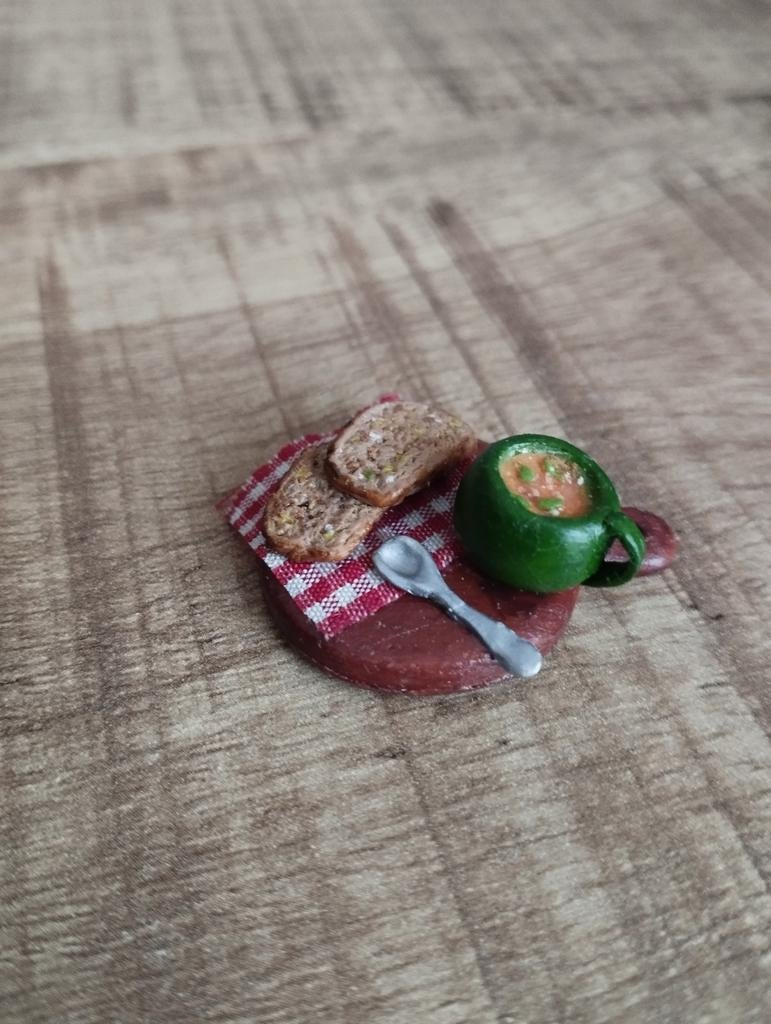 PLANKJE MET KOM SOEP EN BOTERHAMMEN VOOR POPPENHUIS 1:12, Ophalen of Verzenden, Nieuw, Poppenhuis