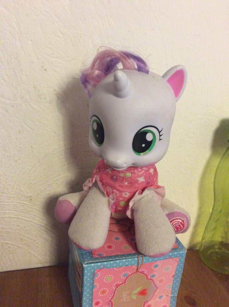 My little pony so soft newborn Sweetie Belle pratende pop, Ophalen of Verzenden, Gebruikt