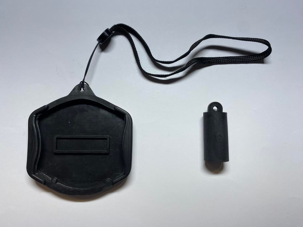 TomTom Rider Laaddock Beschermkap en Kabelplug beschermer, Motoren, Ophalen of Verzenden, Gebruikt