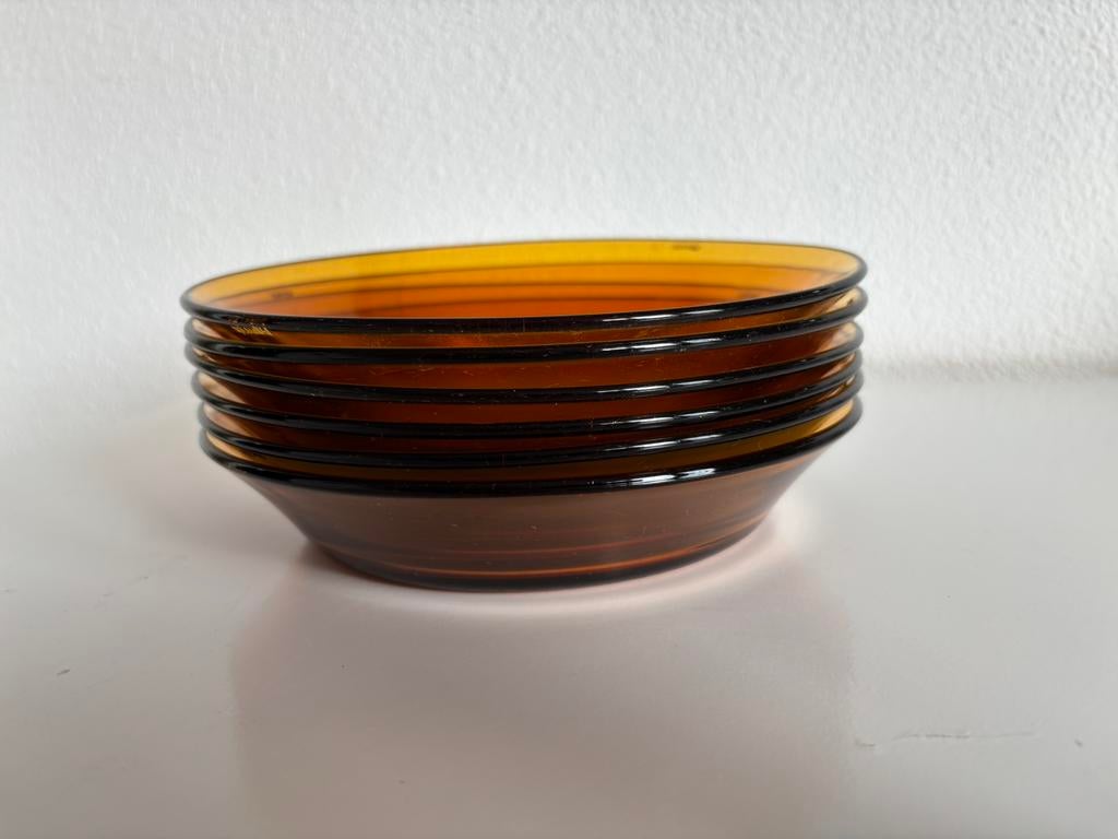 6 Vintage Duralex diepe borden amberkleurig in nette staat, Ophalen of Verzenden