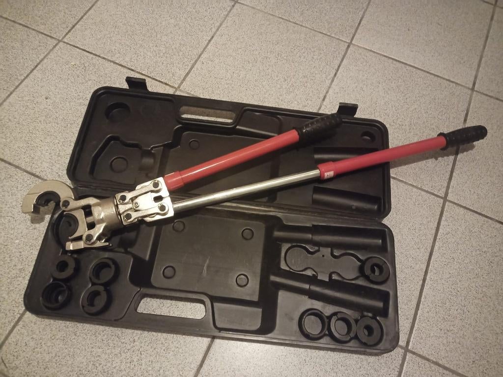 Perstang Uponor, Comap, Henco etc, Te huur, Ophalen, Zo goed als nieuw