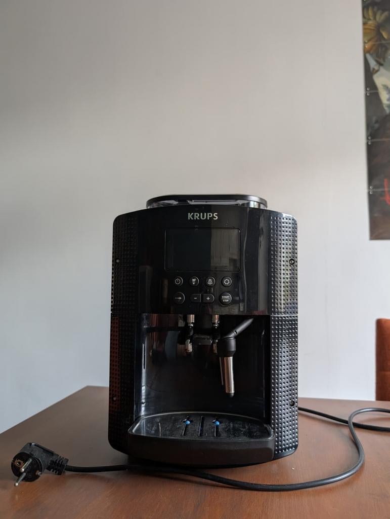 Krups volautomatische espressomachine EA8150, Ophalen of Verzenden, Espresso apparaat, Afneembaar waterreservoir