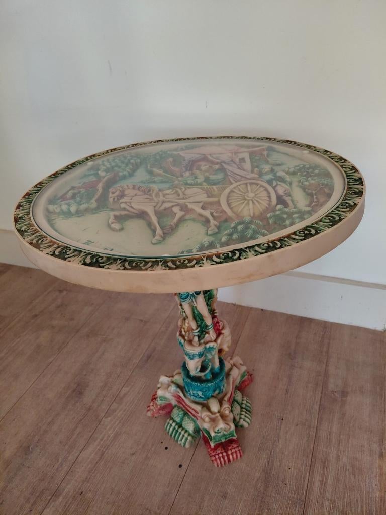 Unieke Oosterse Bijzettafel met Gedetailleerde Afbeelding, Ophalen of Verzenden