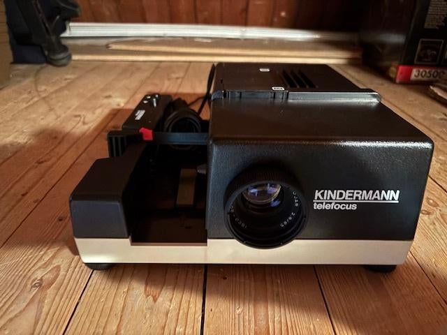Kindermann telefocus diaprojector + scherm, Ophalen, Zo goed als nieuw, Met scherm