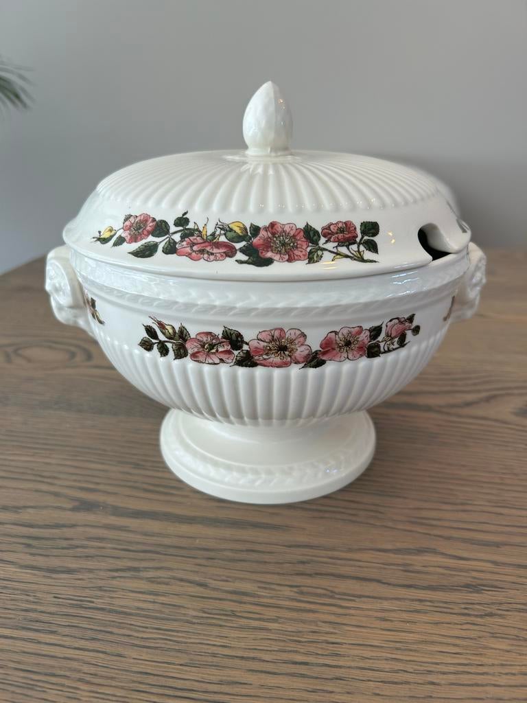 Wedgwood Briar Rose soepterrine in nieuwstaat, Ophalen of Verzenden, Zo goed als nieuw, Porselein, Wedgwood