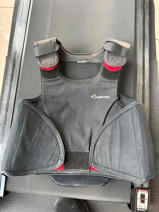 Bodyprotector Fouganza en Paardrij helm Cas-Co 10/12jaar, Ophalen, Overige soorten, Bovenkleding