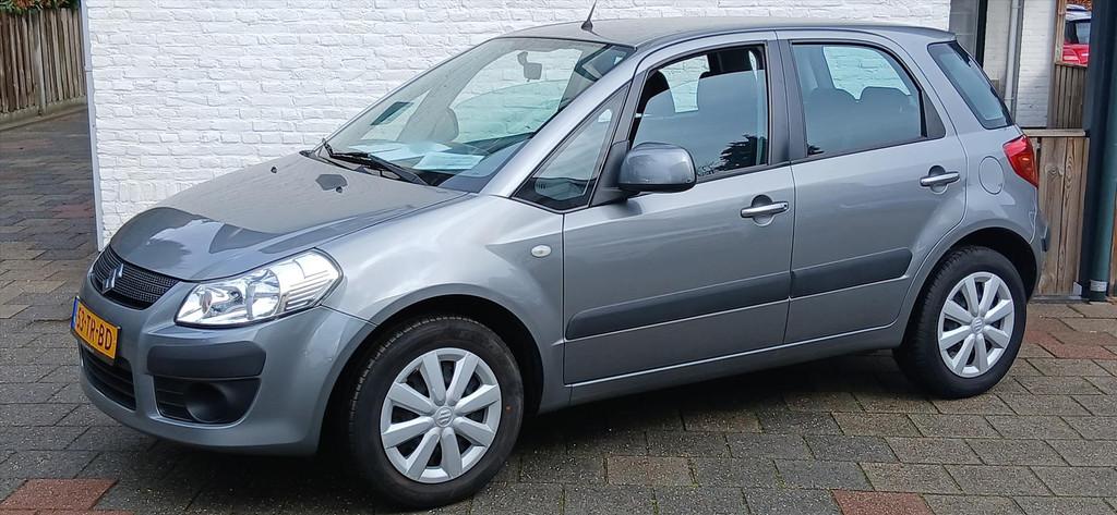 SUZUKI Sx4 1.6 5D Comfort 84000 km nl auto 2e eigenaar, Auto's, Gebruikt, Zwart, 4 cilinders, 49 €/maand
