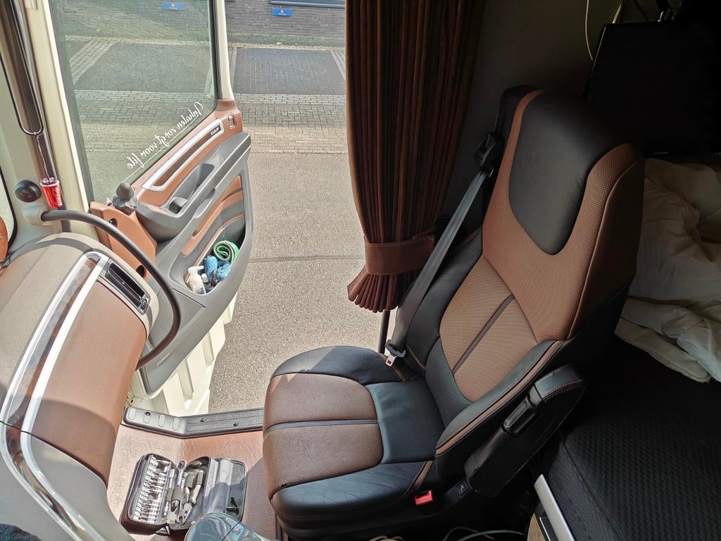 Daf 90th jubileum editie vol lederen stoelen, Ophalen, Gebruikt, DAF, Interieur en Bekleding