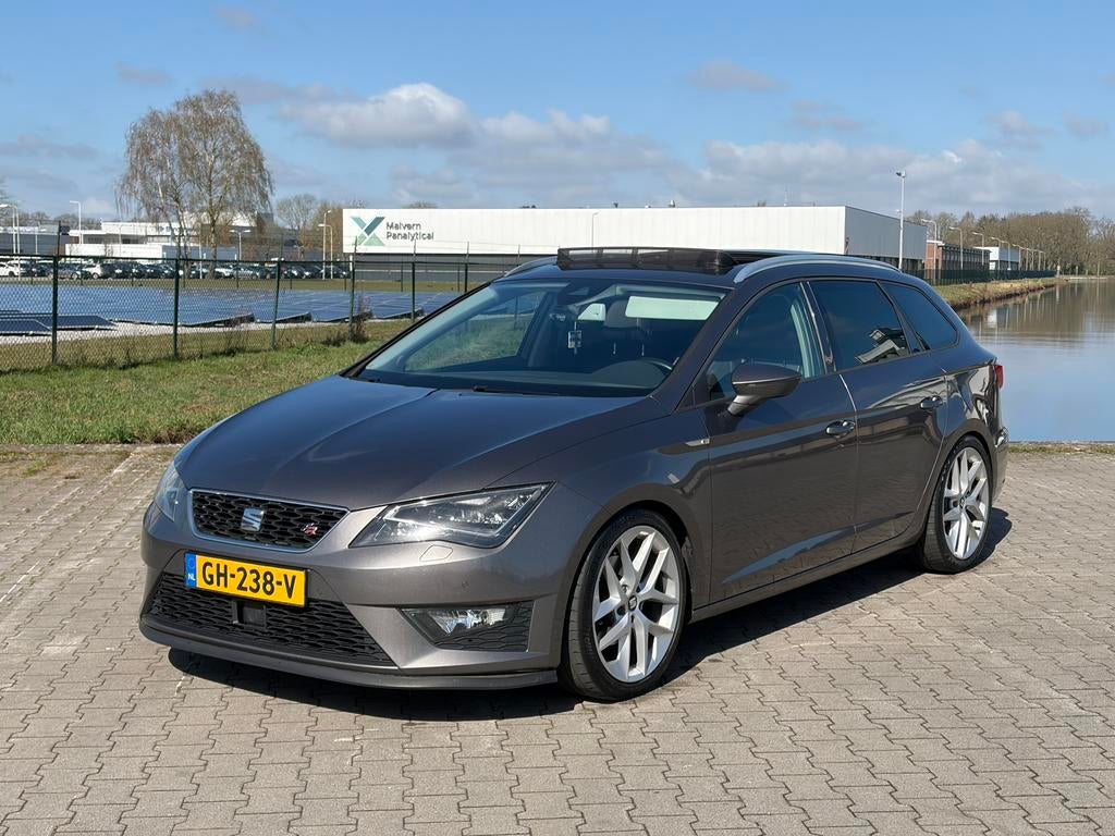 Seat Leon 1.4 TSI FR 150pk 2015 Pano/ACC/Lane/Carplay/LED, Auto's, Zwart, 4 cilinders, Leon, 1197 kg