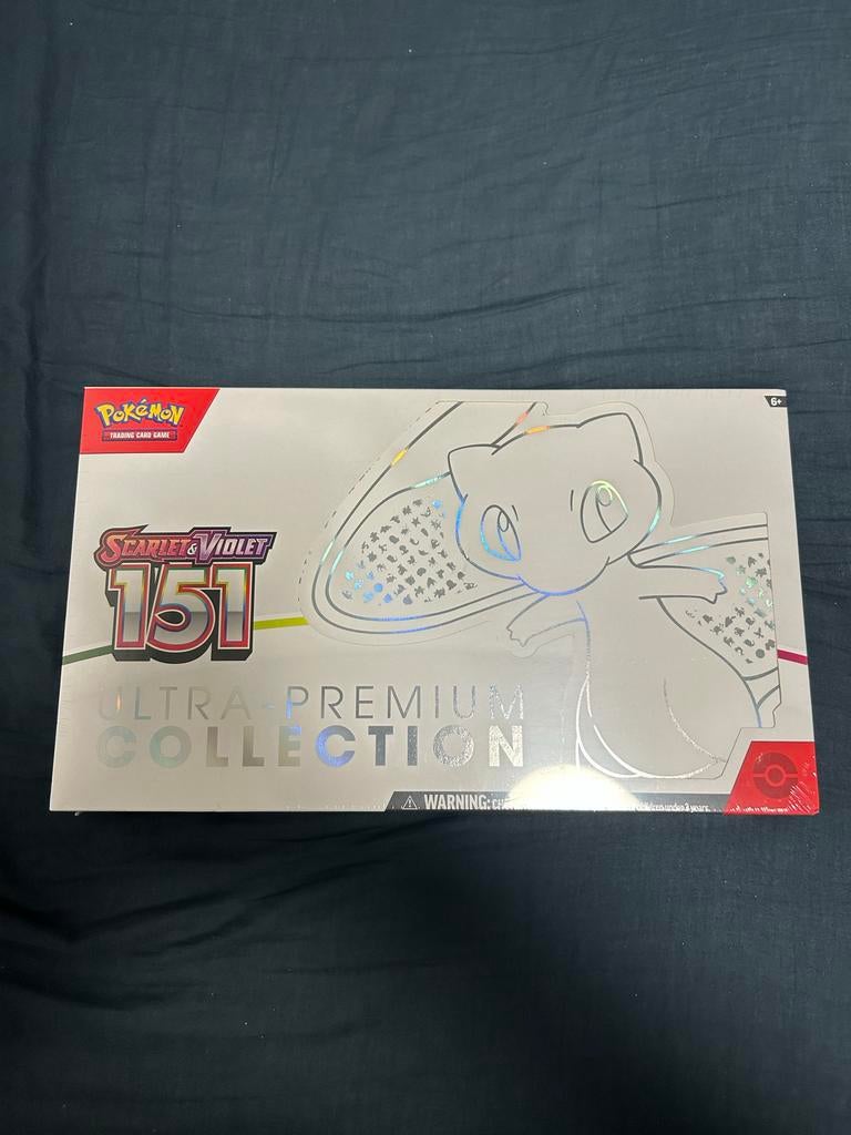 Pokémon 151 Ultra Premium Collection UPC Mew, Ophalen of Verzenden, Nieuw, Overige typen