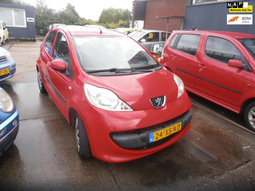 Peugeot 107 1.0-12V XS 5 drs elek pak nap apk, Voorwielaandrijving, Gebruikt, 4 stoelen, 68 pk