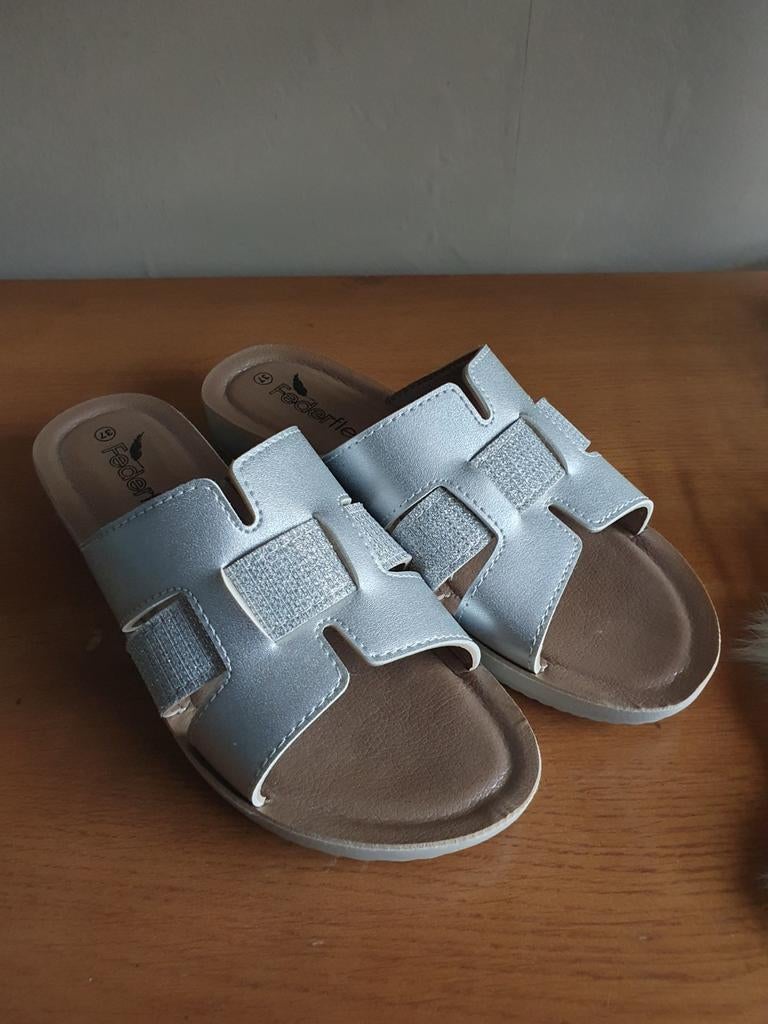 Zilverkleurige slippers van Federflex, maat 37, Kleding | Dames, Ophalen of Verzenden