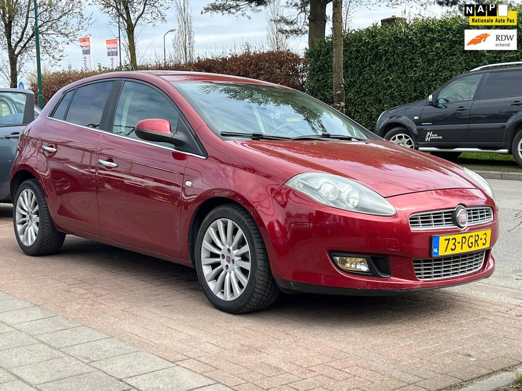 Fiat Bravo 1.4 Dynamic * APK 01-2027, Auto's, Fiat, Voorwielaandrijving, Euro 5, Gebruikt, 4 cilinders