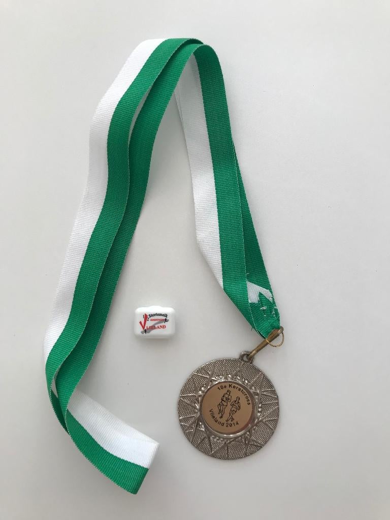 Medaille Kerstcross 2014 Vlieland met magneetje Stortemelk, Ophalen of Verzenden, Overige materialen