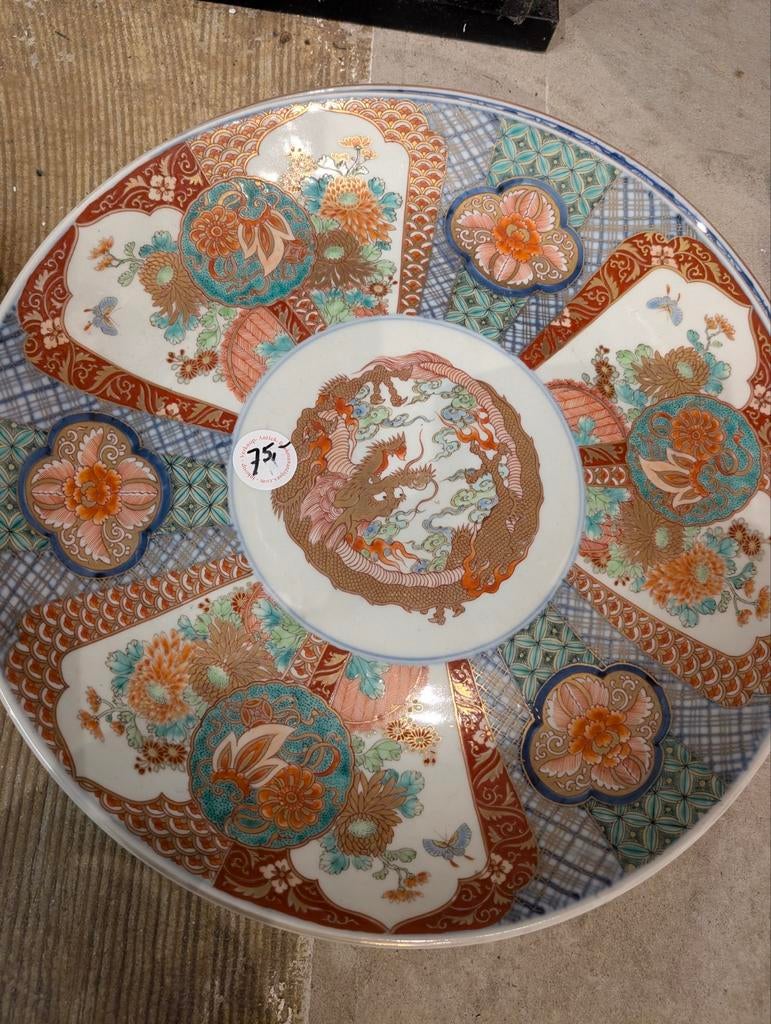 8 grote antieke imari borden 36 tot 40 cm per stuk €75., Ophalen