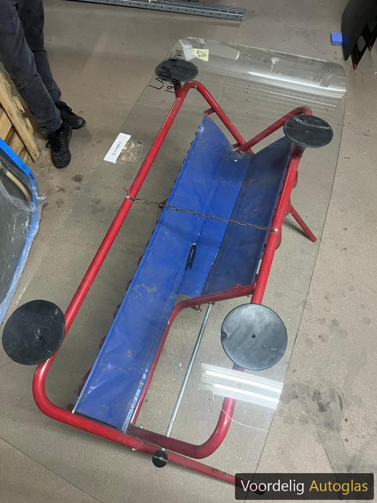 LADA NIVA / VAZ 2121 78 - VOORRUIT GROEN E5/85 A 1, Lada, -, -, Nieuw