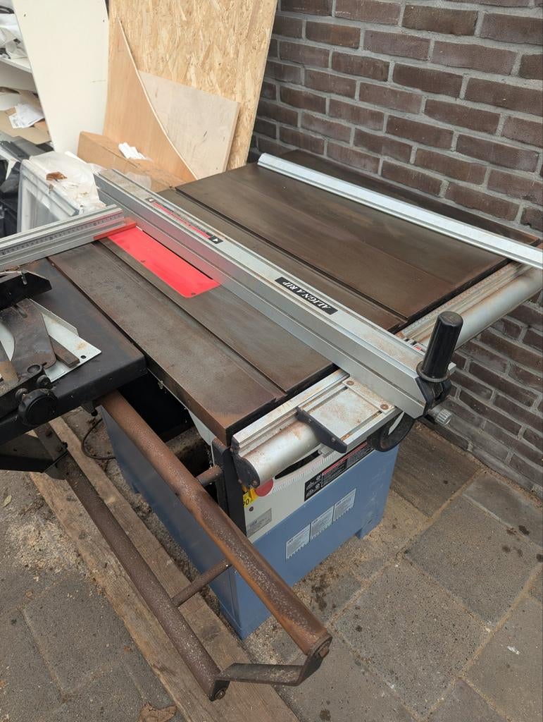 HBM 600-A Cirkelzaagtafel - 230 Volt, Doe-het-zelf en Verbouw, Gereedschap | Zaagmachines, Ophalen, 1200 watt of meer, 70 mm of meer