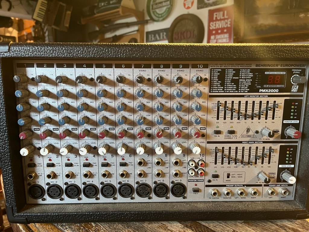 Behringer powermixer izgst, Ophalen of Verzenden, Zo goed als nieuw