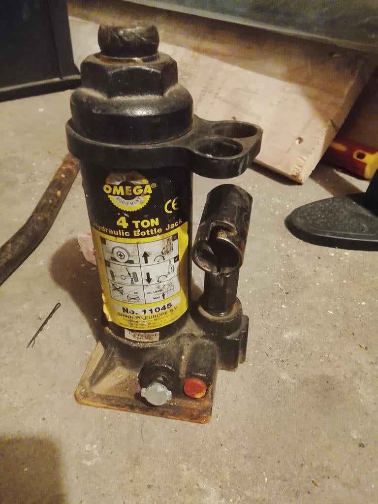 Omega 4 Ton Hydraulische Potkrik - Gebruikt, Ophalen of Verzenden
