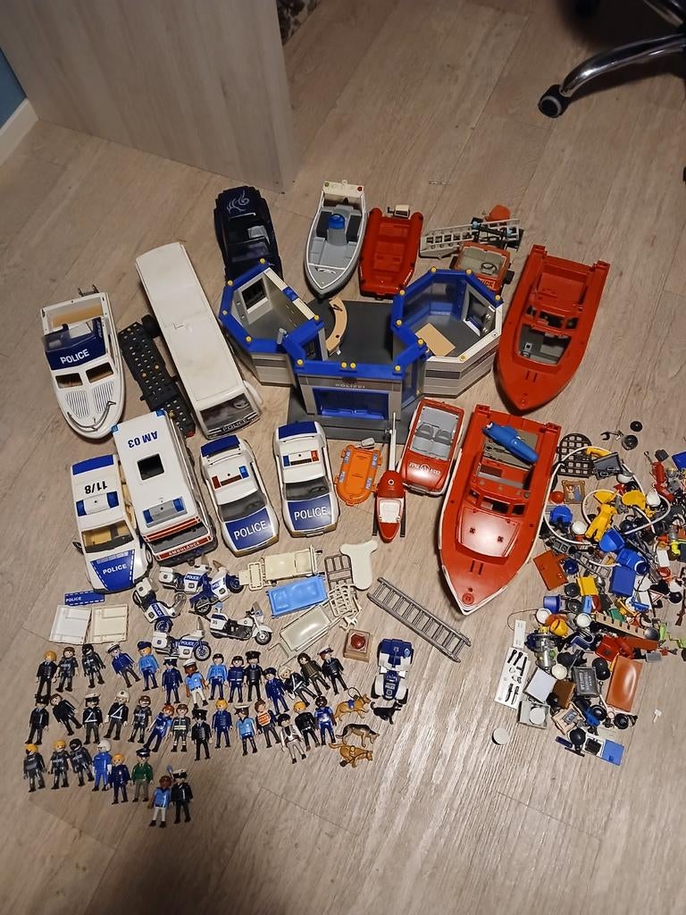 Veel Playmobil Politie en Brandweer ambulance politiebureau, Ophalen of Verzenden, Gebruikt