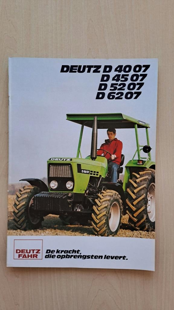Folder DEUTZ FAHR D 40, 45, 52 en 6207 tractor, trekker, Ophalen of Verzenden, Zo goed als nieuw, Folder