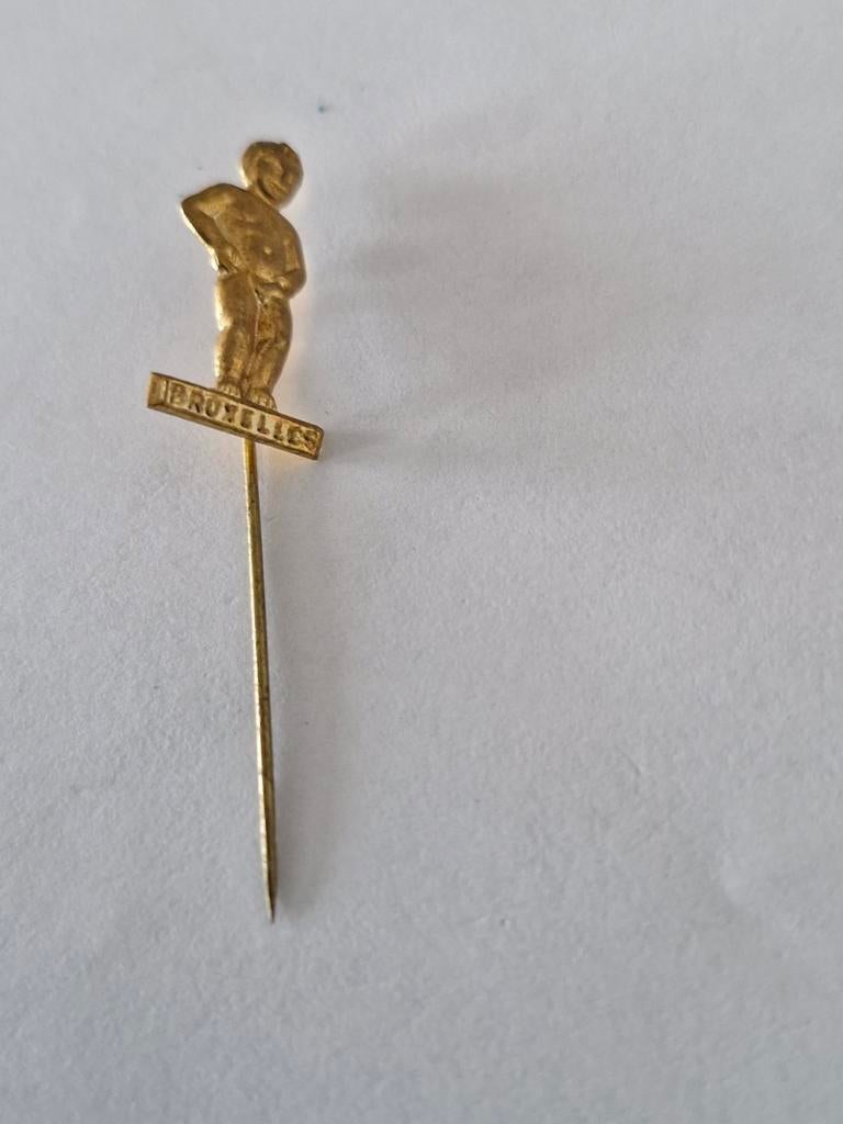 346 Brussel Manneken Pis Speldje, Verzamelen, Speldjes, Pins en Buttons, Ophalen of Verzenden