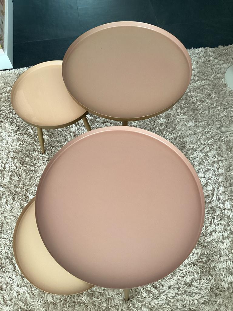 Set van 4 salontafels in verschillende kleuren roze goud, Ophalen, Rond, 50 tot 100 cm, Zo goed als nieuw