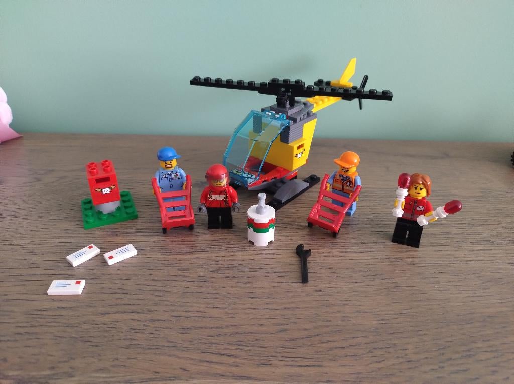 Lego City 60100 vliegveld set met  helikopter, Ophalen of Verzenden, Zo goed als nieuw, Complete set, Lego