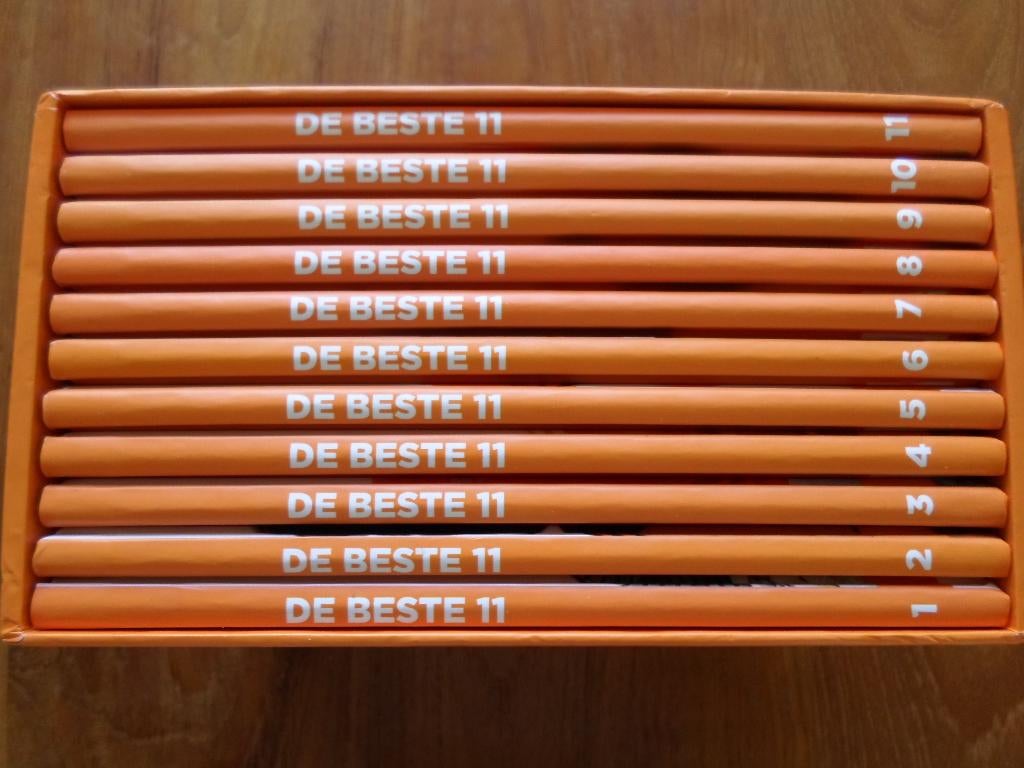 Voetbal  boeken.  Nieuw  in  doos.     15   euro., Ophalen of Verzenden, Nieuw, Balsport