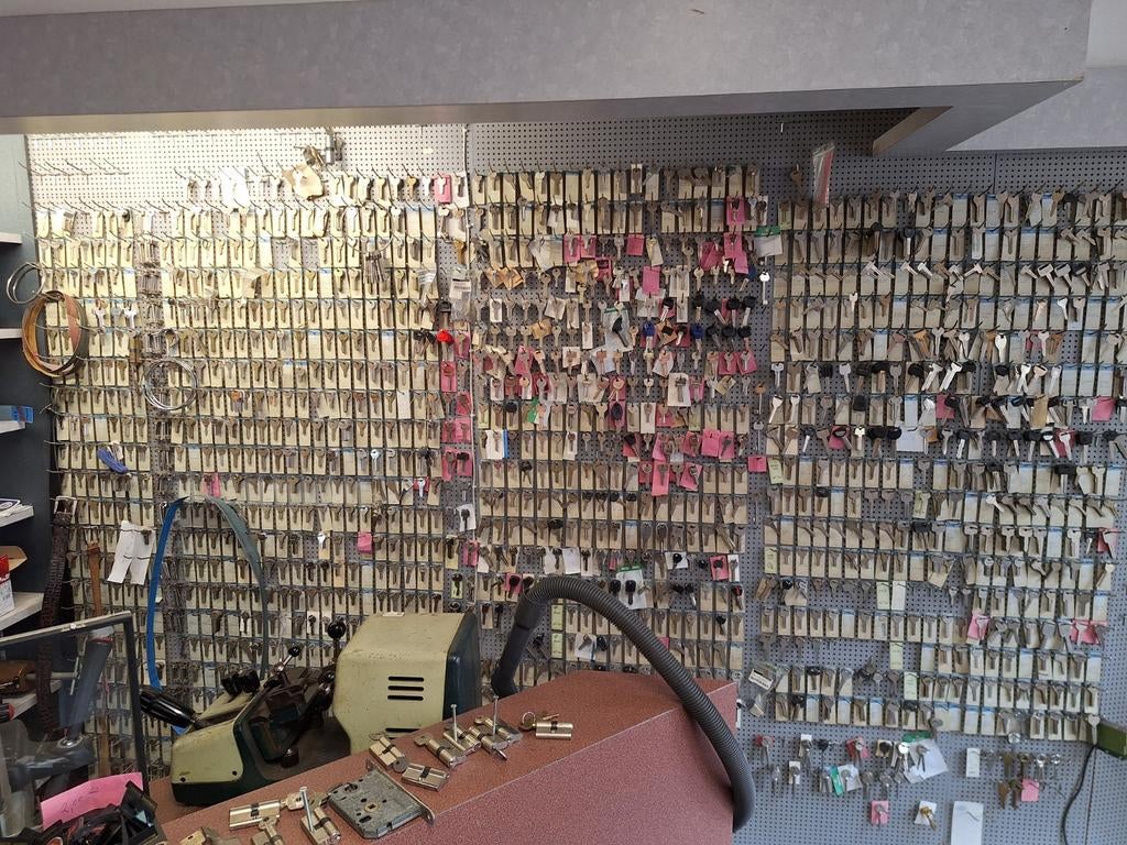 Schoenmakerij, Sleutels wand 1, Ophalen